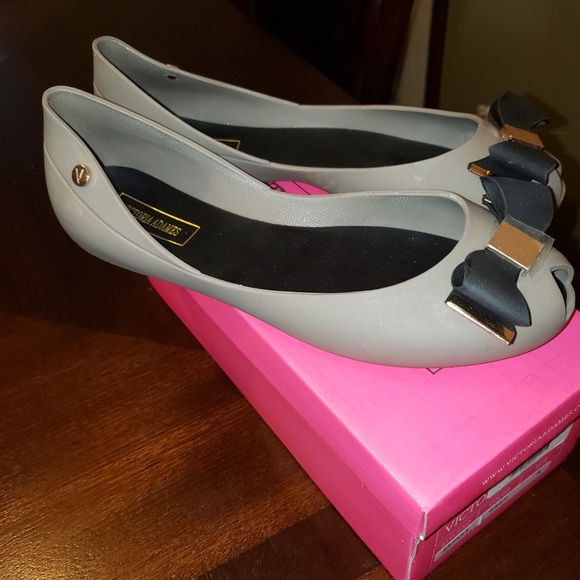 Shoes - Picture 3 of 3